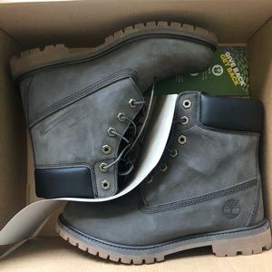 NWOT gray Timberland Boots